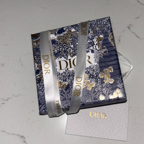 Dio(r)evolution Gold and Crystal Necklace - Picture 4 of 5